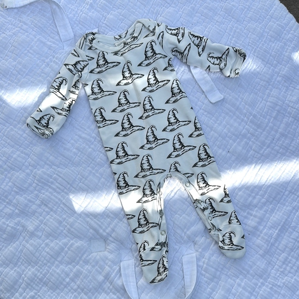 Kate Quinn Black and White Witch Hat Organic Cotton Footie Pajamas